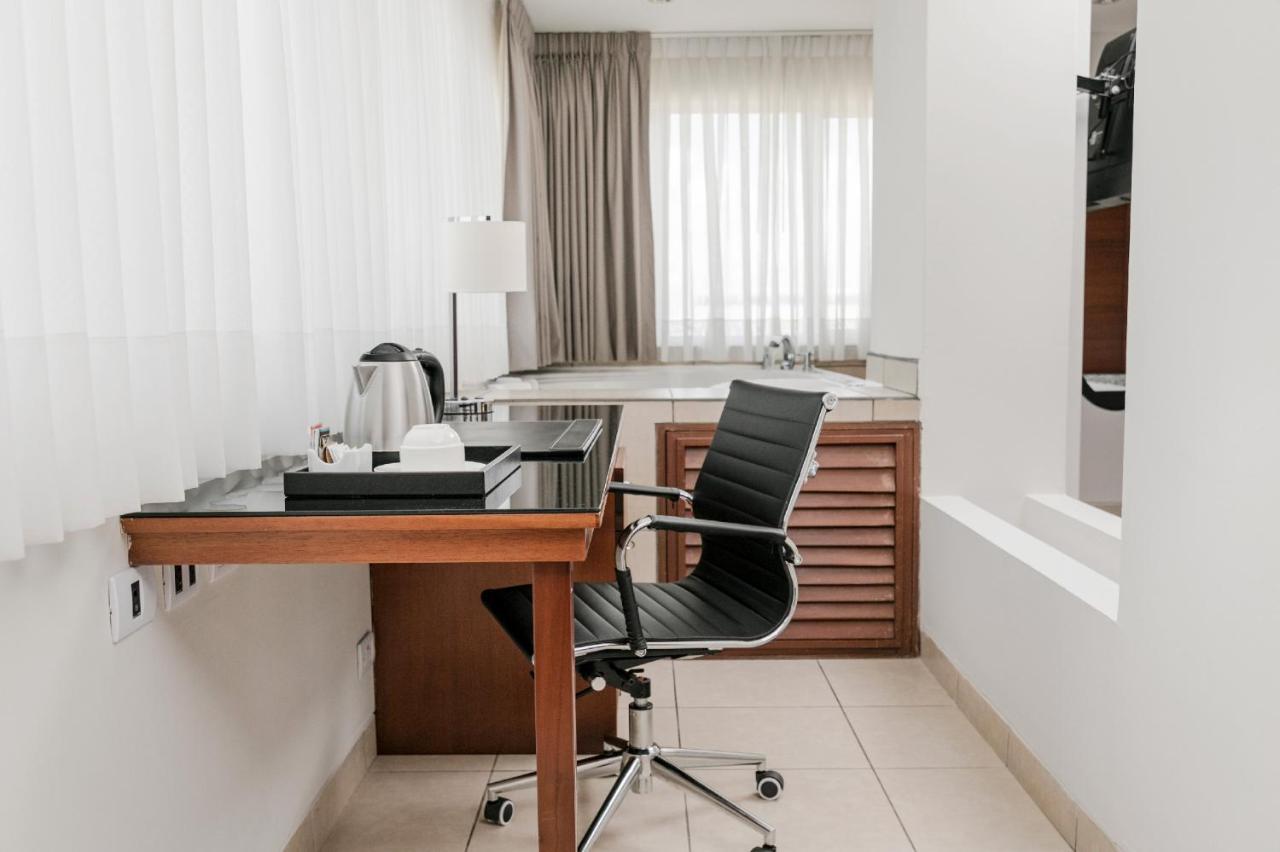Wyndham Costa Del Sol Pucallpa Exterior foto A typical medical office