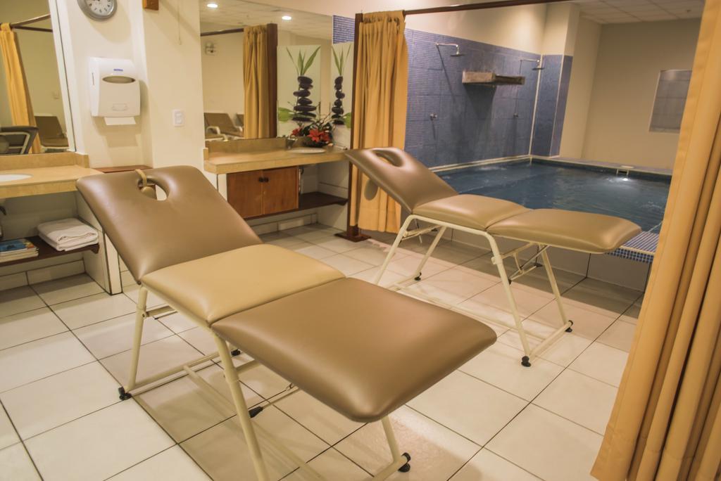 Wyndham Costa Del Sol Pucallpa Exterior foto Massage tables