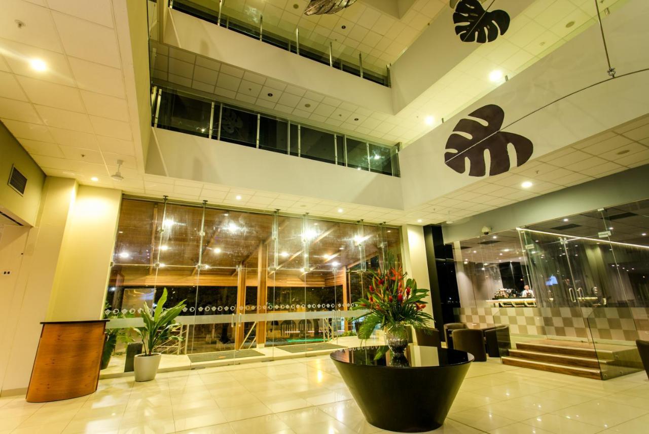 Wyndham Costa Del Sol Pucallpa Exterior foto Lobby