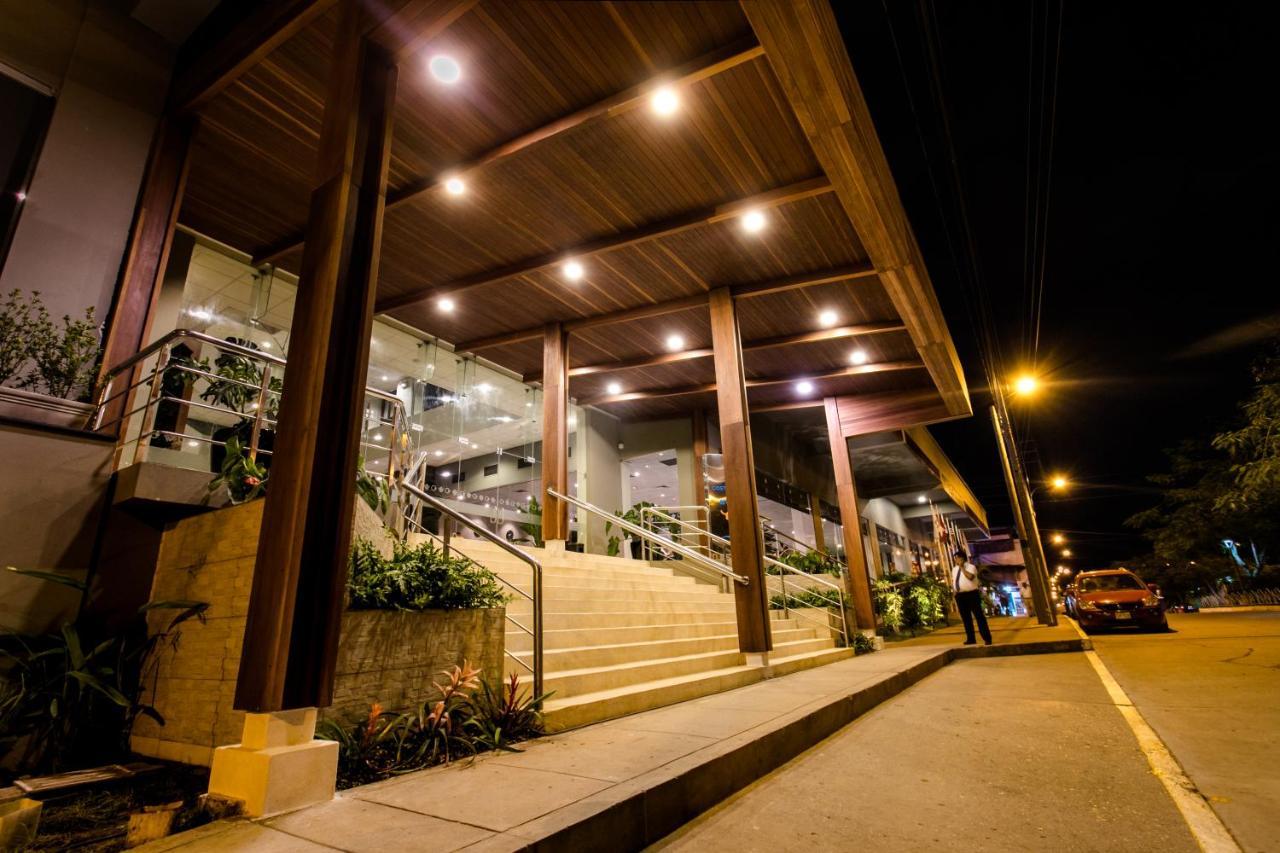 Wyndham Costa Del Sol Pucallpa Exterior foto The main entrance of the hotel
