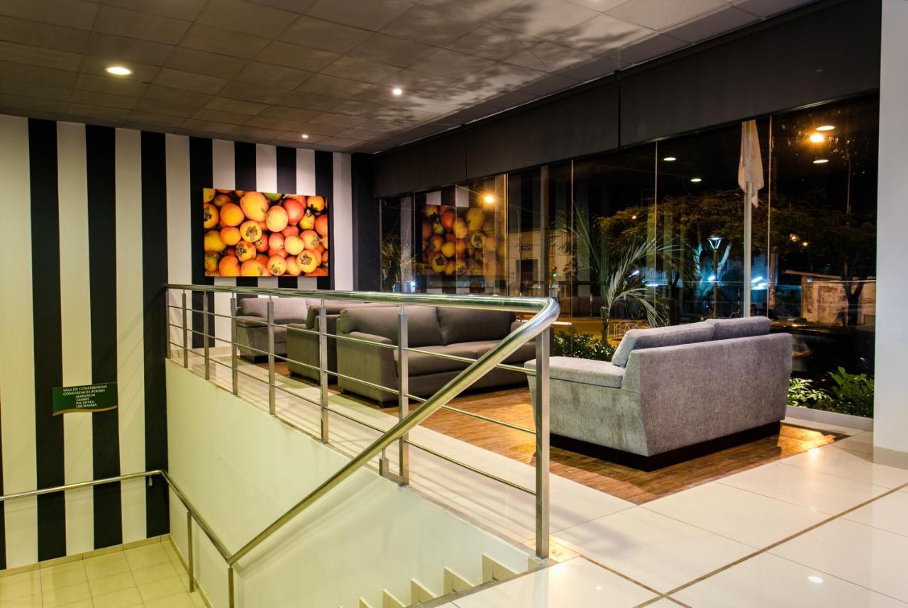 Wyndham Costa Del Sol Pucallpa Exterior foto Lobby